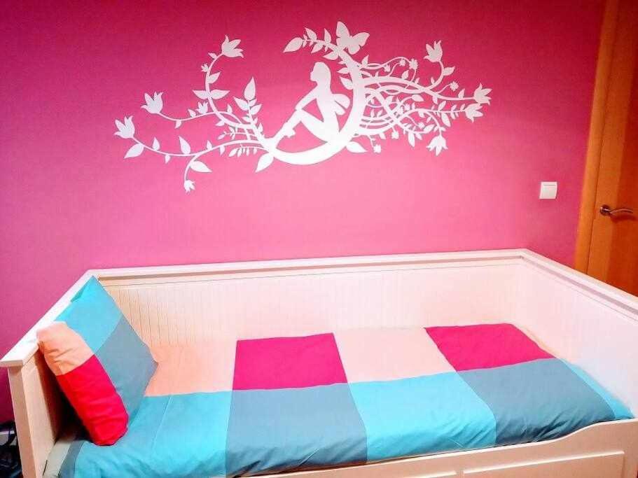 Precioso Atico Con Bonitas Vistas A La Pena Oroel Appartement