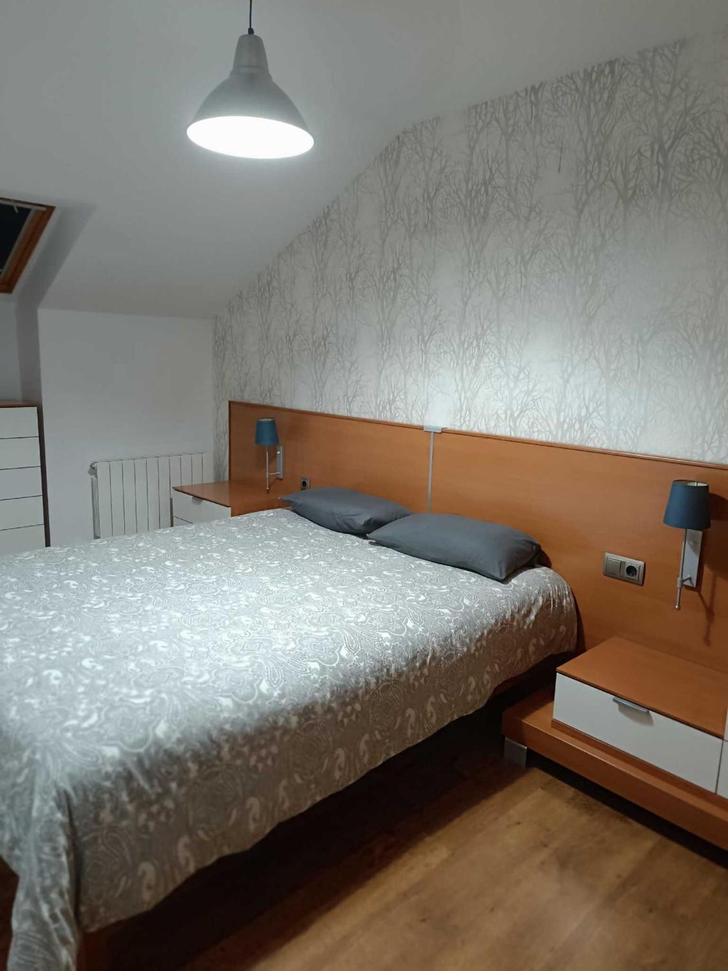 Precioso Atico Con Bonitas Vistas A La Pena Oroel Appartement